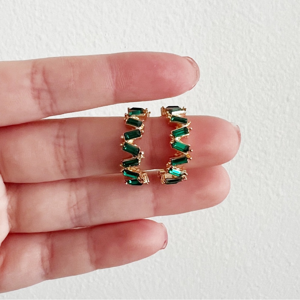 🎉HP🎉 Emerald Cuff Hoop Earrings - Picture 2 of 6
